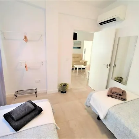 Spacious And Renovated 3b Apt. Center And