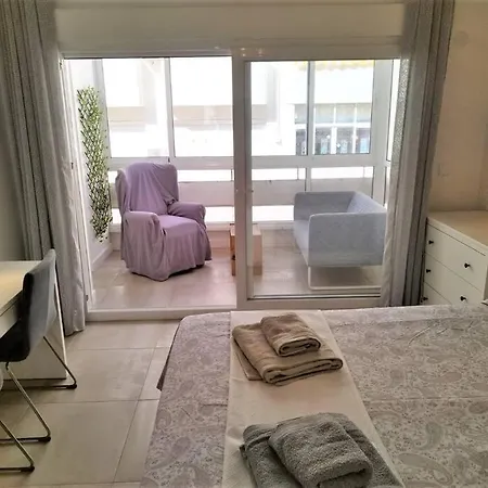 Spacious And Renovated 3b Apt. Center And Fuengirola