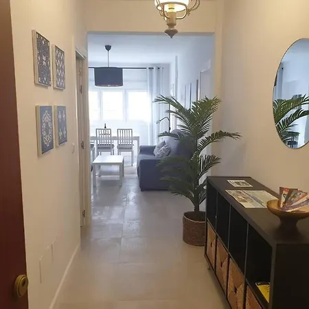 Spacious And Renovated 3b Apt. Center And *