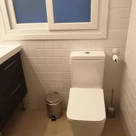 Spacious And Renovated 3b Apt. Center And