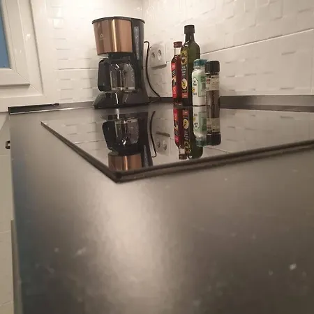 Spacious And Renovated 3b Apt. Center And *